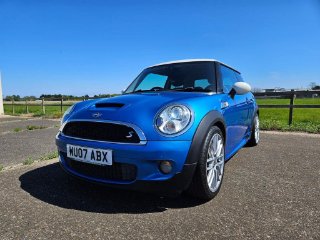 /photos/13315/7664ac76-bb2d-77c8-cd58-d3579458b7f4_i320x240.jpg
